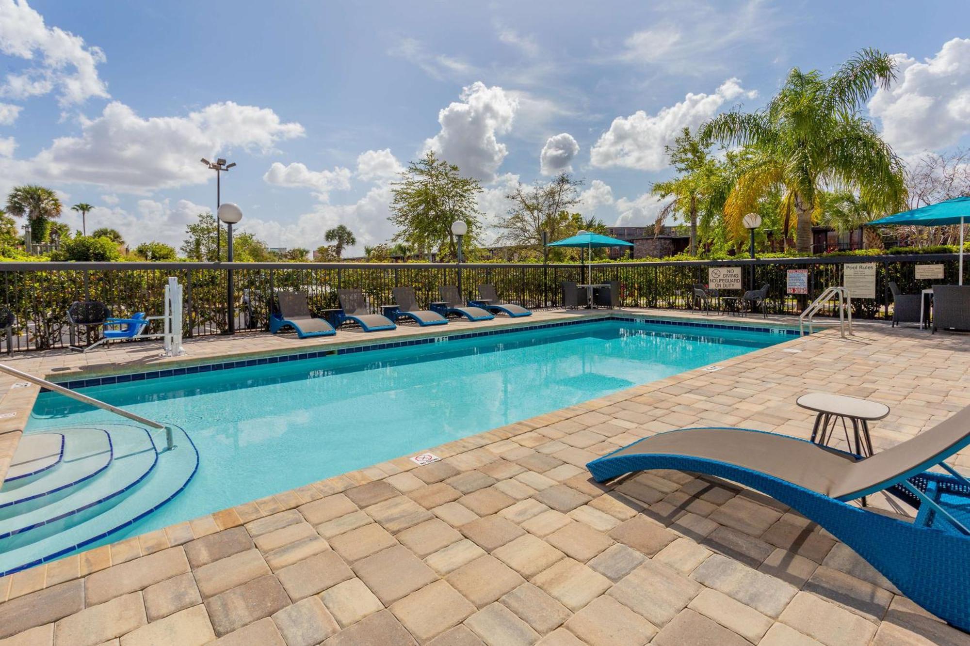 Hampton Inn&Suites Orlando International Drive North Exterior foto